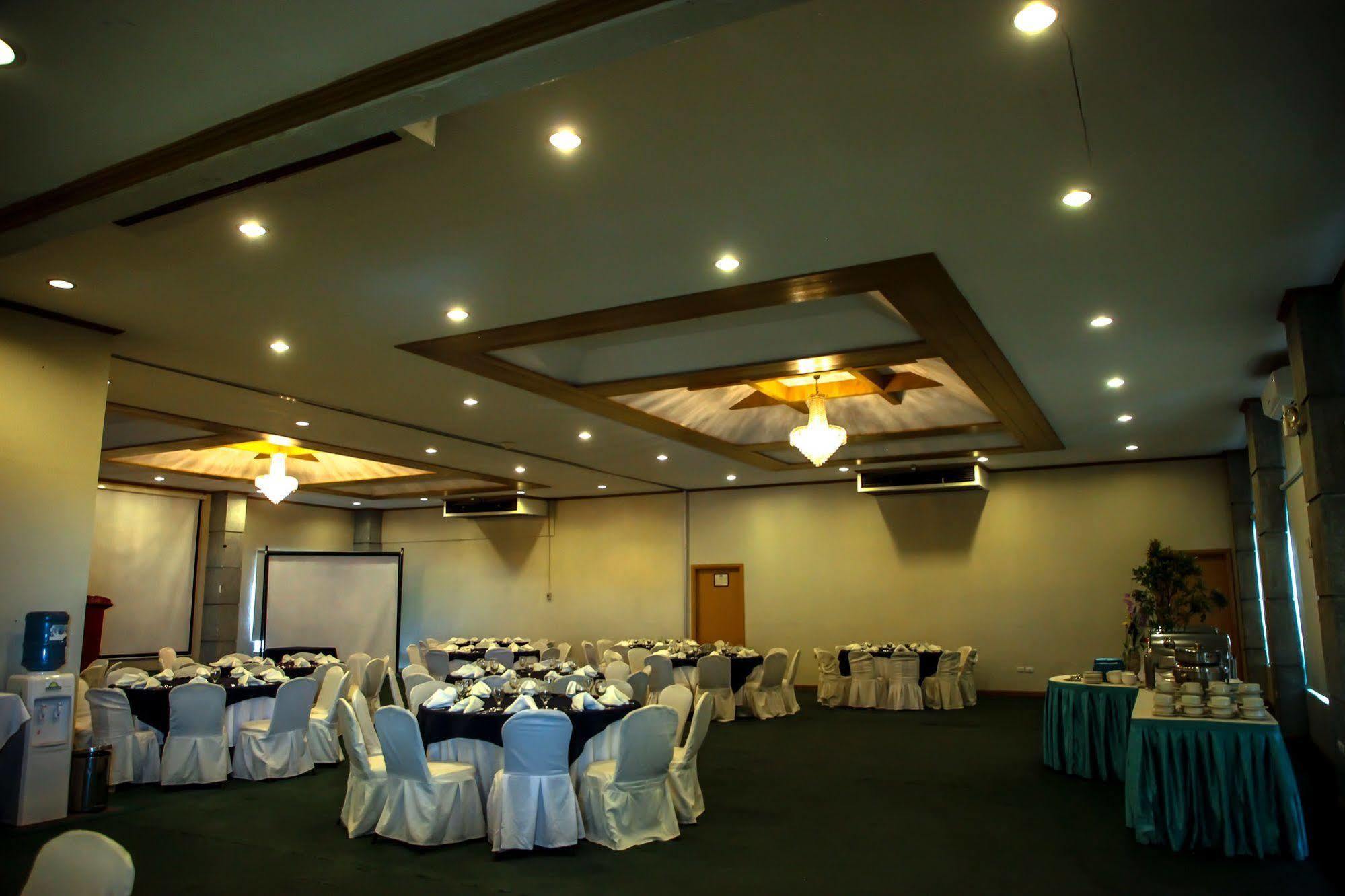 Days Hotel Tagaytay 大雅台 外观 照片